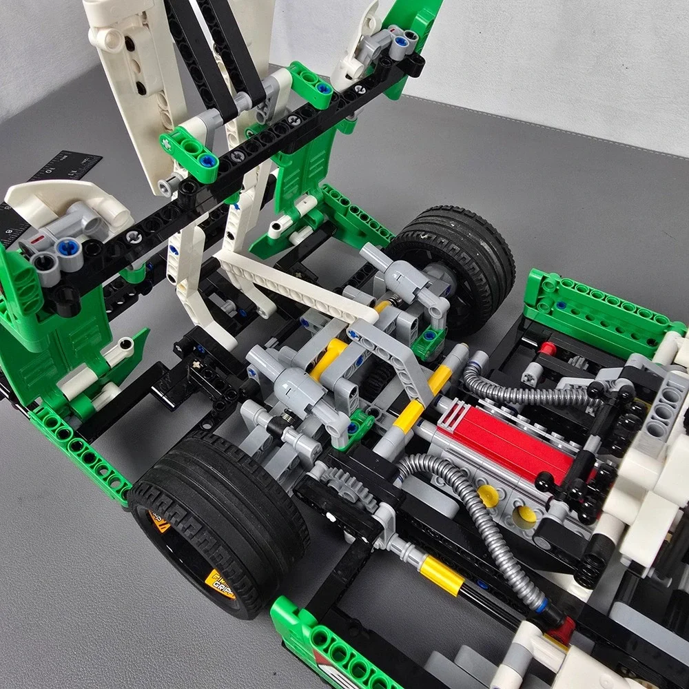 LEGO Technic 24 Hours Race Car 42039 Green White V8 Engine 2-in-1 Model